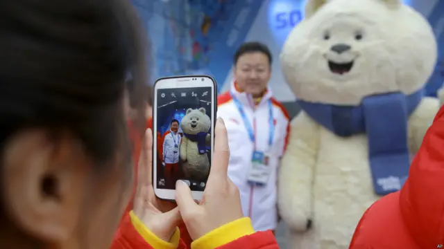  مختلف ممالک سے روس پہنچنے والے کھلاڑیوں کا شاندار استقبال کیا جا رہا ہے۔