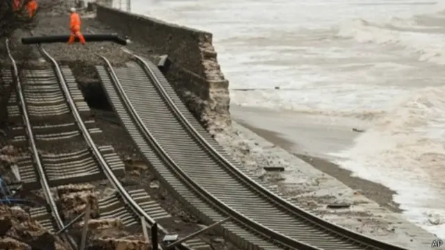 Городок Даулиш, графство Девон, последствия шторма