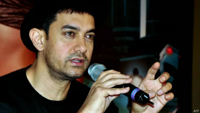 عامر کی سنجیدہ حمایت میں کوئی گہرائی اور عزم نہیں ہے اس لیے ان کے بارے میں لکھنا مکمل بوریت ہے