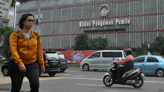 Bawaslu meminta tim kandidat capres berikpa transparan terkait penjaringan dana masyarakat untuk kampanye.