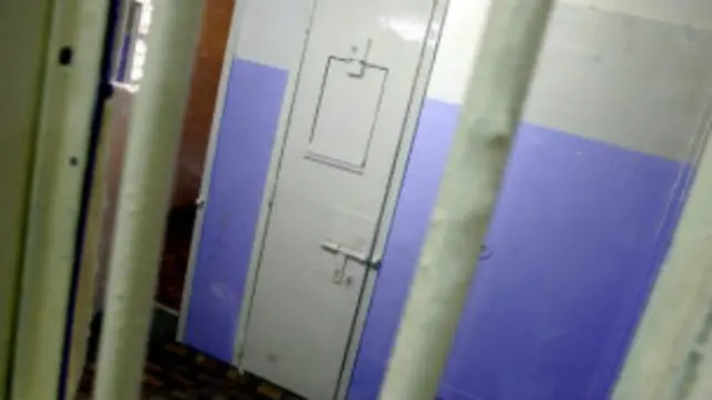 အကျဉ်းထောင် အခြေအနေ တိုးတက်အောင် ကြိုးပမ်းနေတယ်လို့ အီရတ် ဆို