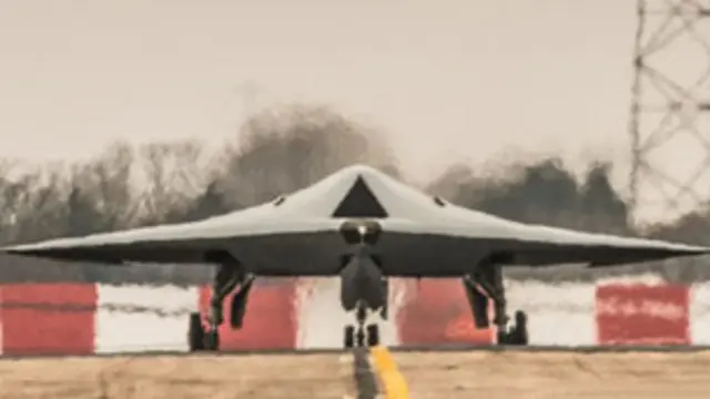 فضائی اڈے پر 300 اہلکار ہیں جو 35 ڈرون طیارے اڑاتے ہیں