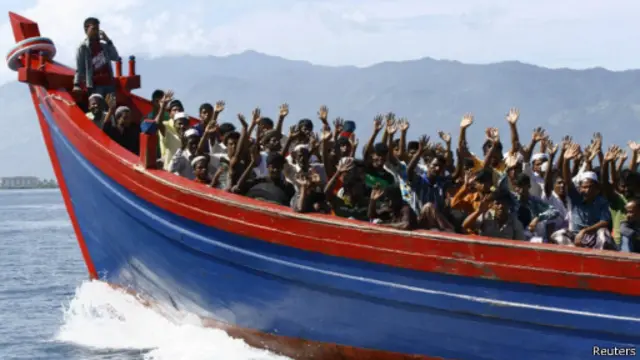 Người Rohingya trốn chạy bằng thuyền
