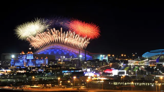 روس کے شہر سوچی میں سرمائی اولمپکس کی تاریخ کے ’مہنگے ترین‘ مقابلوں کا باقاعدہ آغاز ہوگیا ہے۔ 