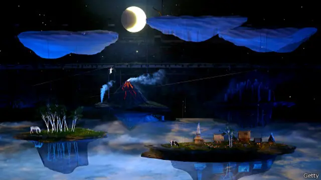 一個白衣少女被一隻大風箏拉上天空,代表俄羅斯多元化的九個不同的人造景觀飄過體育場。