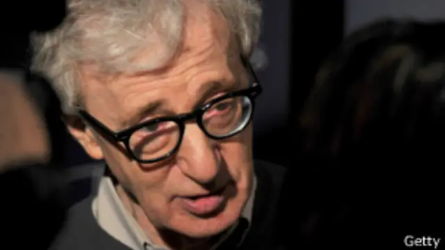 أشار إلى أن مجموعة من الأخصائيين النفسيين توصلت سابقًا إلى أن ديلان فارو لم تتعرض للتحرش.