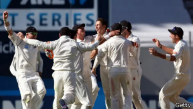 نیوزی لینڈ کے برینڈن مکلم کو میچ کا بہترین کھلاڑی قرار دیا گیا