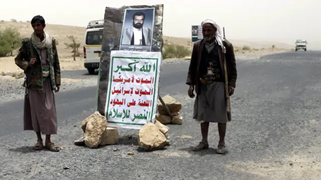 قال المصدر إن الحوثيين رضخوا للاتفاق وقبلوا بالانسحاب بعد تكبدهم خسائر كبيرة. (صورة رويترز)