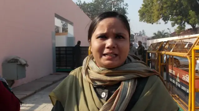 उत्तर प्रदेश में मुख्यमंत्री के जनता दरबार की एक फरियादी