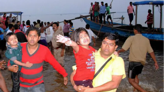 नौका डूबी