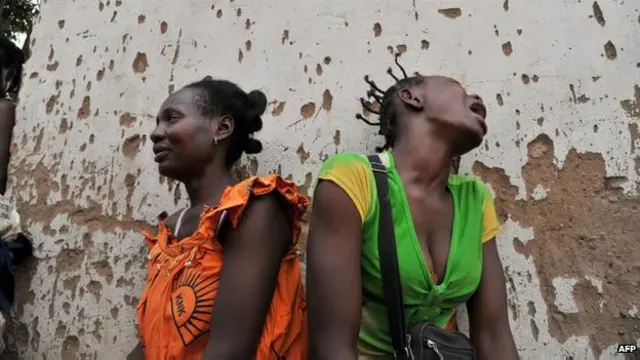 اب تک تیس ہزار مسلمان چاڈ، اور دس ہزار کیمرون نقل مکانی کر چکے ہیں