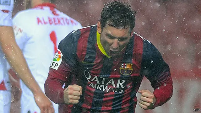 ساهم ميسي بهدفين في فوز فريقه