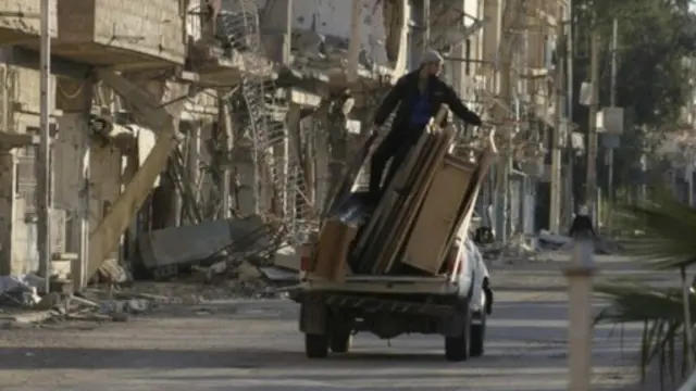 وقع المدنيون فريسة الصراع في أنحاء كثيرة من سوريا.