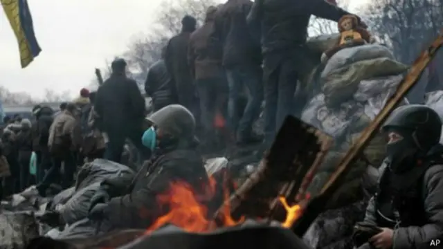 На Майдане не только курят шины