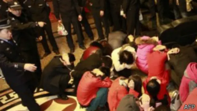 ඩොන්ගුවන් පළාතේ මෙහෙයුමකදී දහසකට වැඩි පිරිසක් අත් අඩංගුවට ගැනින