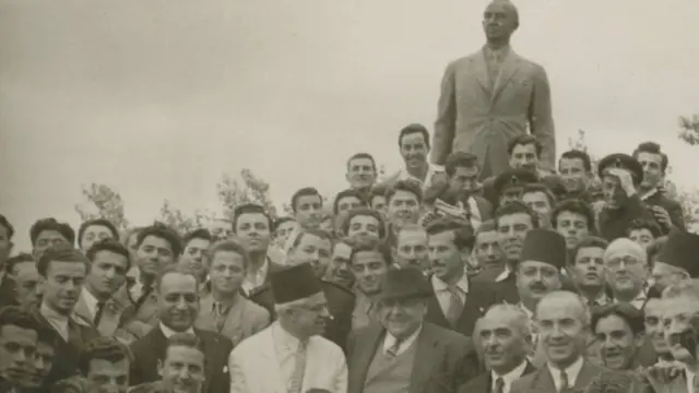 Lübnan cumhurbaşkanının ziyaretinden hatıra fotoğrafı
21.06.1946, Yüksek Ziraat Enstitüsü, Ankara
SALT Araştırma, Said Bey Arşivi
