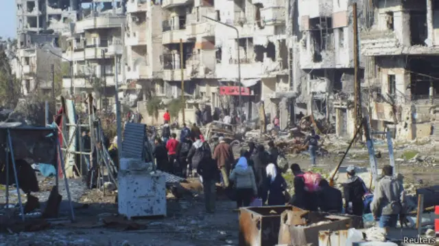 Hơn 1.100 người đã sơ tán khỏi Homs sau khi thỏa thuận ngừng bắn bắt đầu có hiệu lực