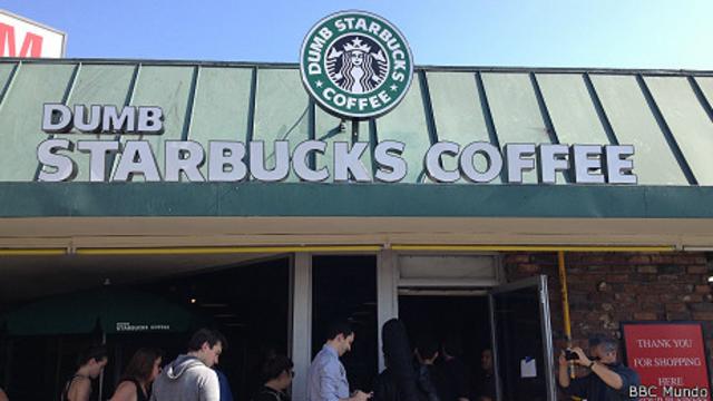 Dumb Starbucks en Los Ángeles, California