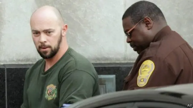 كان هوفمان اعتقل في ديسمبر/كانون الأول عامن 2012