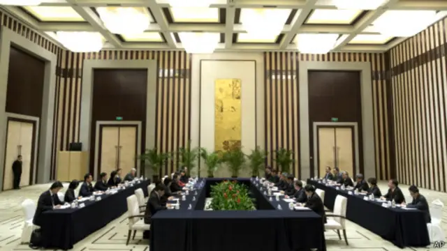 نشست تاریخی نمایندگان دو چین در "محیطی از نظر سیاسی خنثی" برگزار شد