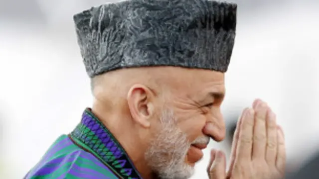 سرنوشت ورځپاڼه د ټاکنیزو شکایتونو کمیسیون د مشر هغه څرګندونه یادوي، چې وایي ‎ ګواکې ولسمشر حامد کرزي ځينو واليانو او ولسوالانو ته ويلي، چې د يوه ځانګړي کانديد په ملاتړ کمپاين وکړي.