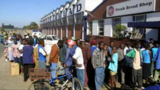 津巴布韦政府期盼在三个月内与中国缔结270亿美元的全方位财政援助协议。