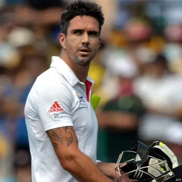 کیون پیٹرسن کی قیمت نو کروڑ روپے لگی۔ یہ پہلا موقع ہے کہ آئی پی ایل میں نیلامی روپوں میں ہوئی۔ 