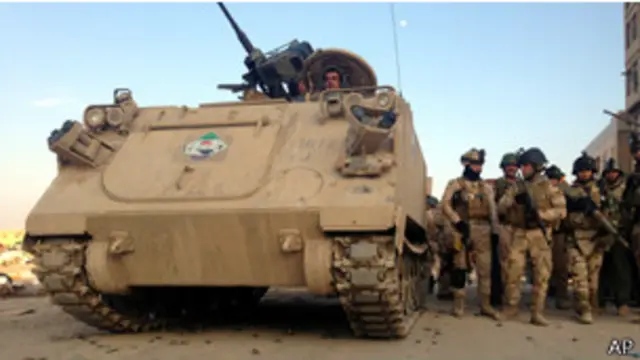 ينفذ الجيش العراقي عملية ضد المسلحين في الأنبار