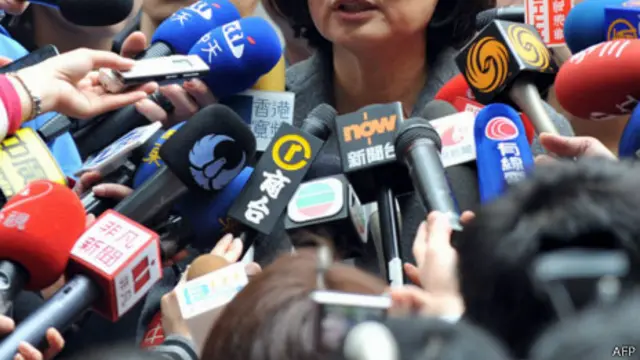 香港与台湾记者在采访（资料图片）