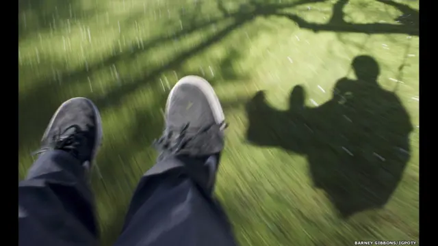 بارنے گبسن نے اپنے تصویر ’موشن بلر‘ کے لیے ینگ گارڈن فوٹوگرافر آف دی ایئر کا اعزاز حاصل کیا۔ 