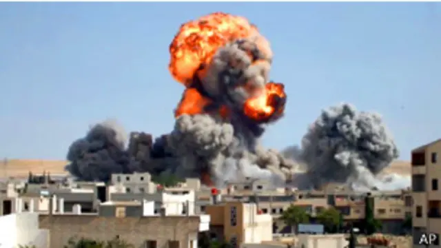 صورة من الارشيف لغارة جوية على يبرود في مايو 2013