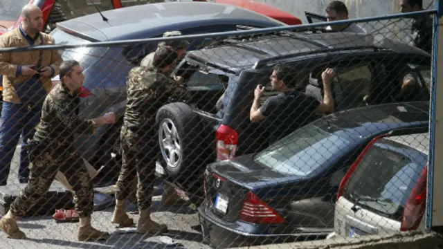 الجيش فكك سيارتين كانتا مهيأتين لتفجيرهما في بيروت.