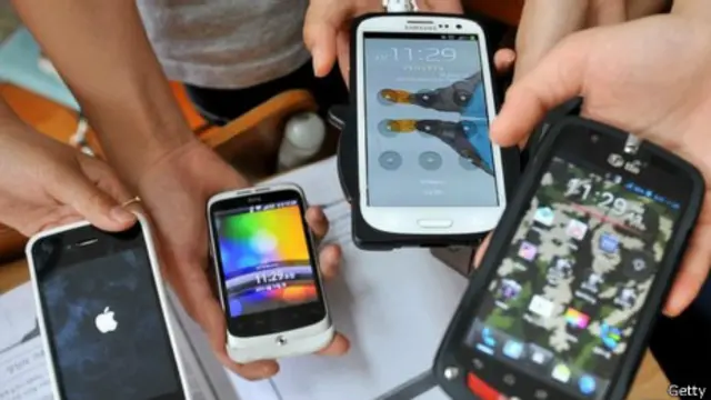 Cahaya biru juga bisa merusak mata.