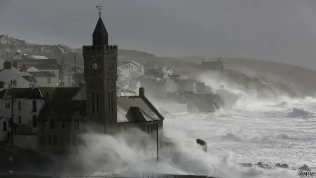 Шторм в Уэльсе