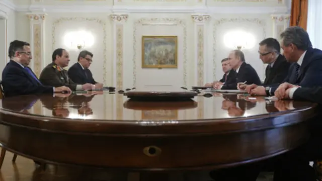 فیلڈ مارشل السیسی روس میں دو ارب ڈالر مالیت کے اسلحے کے معاہدے کرنے کے لیے پہنچے ہیں