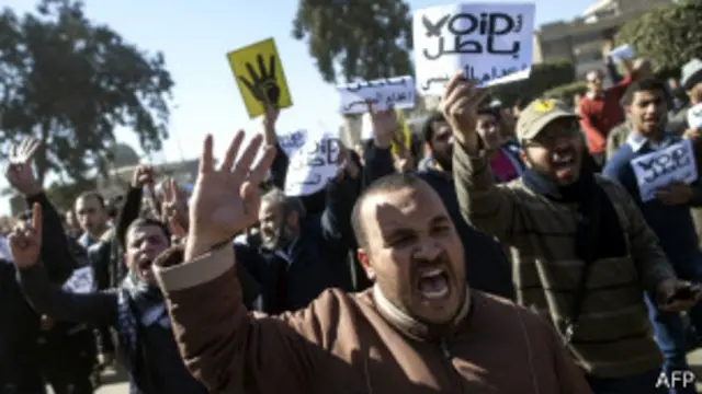 تحالف دعم الشرعية المؤيد للرئيس المعزول محمد مرسي دعا إلى أسبوع جديد من الاحتجاج على السلطة الجديدة.