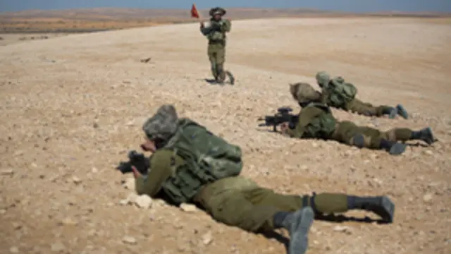 يفرض الجيش الإسرائيلي منطقة عازلة بعمق 300 متر على طول الحدود مع قطاع غزة