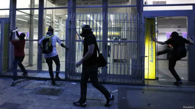 Atos de depredação em protesto em São Paulo em janeiro (Reuters)