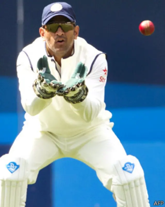 دھونی میدان میں ہمیشہ سنجیدہ رہتے ہیں