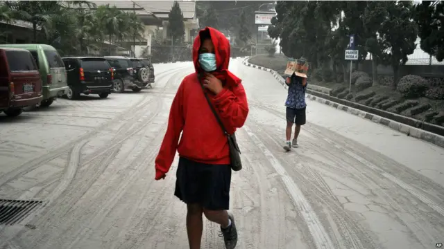 जावा टापू पर माउंट केलुद ज्वालामुखी