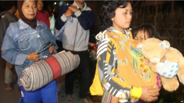 जावा टापू पर माउंट केलुद ज्वालामुखी