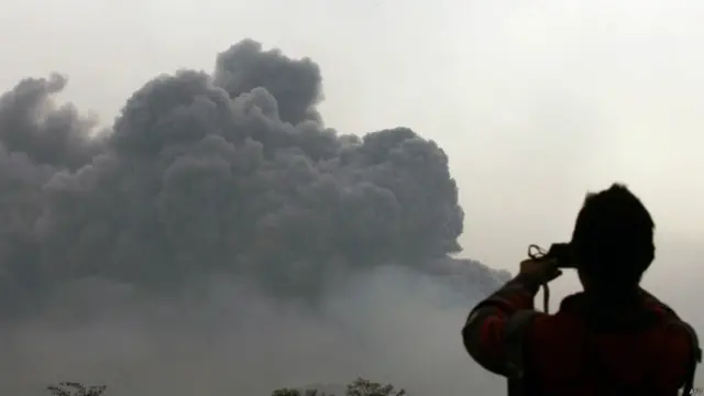 5600 فٹ بلند آتش فشاں کے پھٹنے کا خطرہ کئی ہفتوں سے ظاہر کیا جا رہا تھا۔