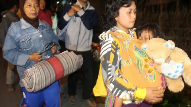 gunung kelud meletus