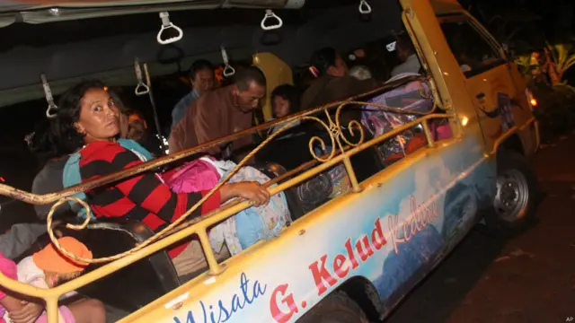 gunung kelud meletus