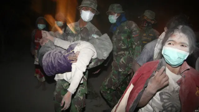 gunung kelud meletus