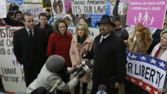 Противники гей-браков