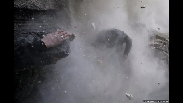 Сирийские повстанцы под огнем