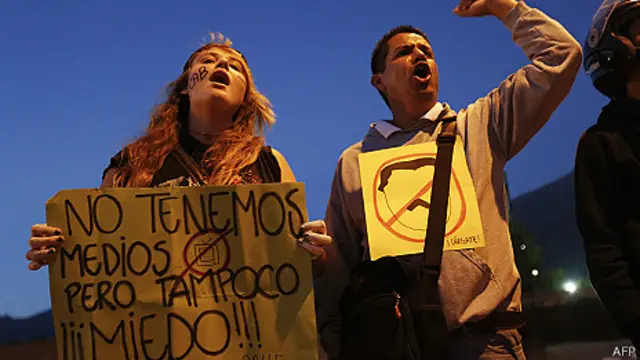 manifestantes de la oposicion en Venezuela