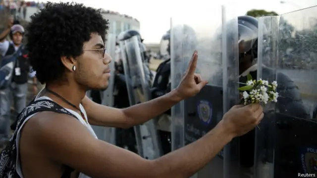 Protesto estudantil em Caracas, Venezuela | Crédito: Reuters