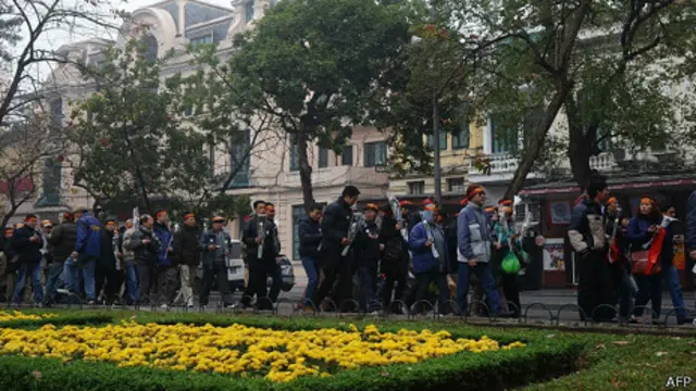 Trách nhiệm 'xây dựng lòng tin' đến từ lãnh đạo hay người dân?